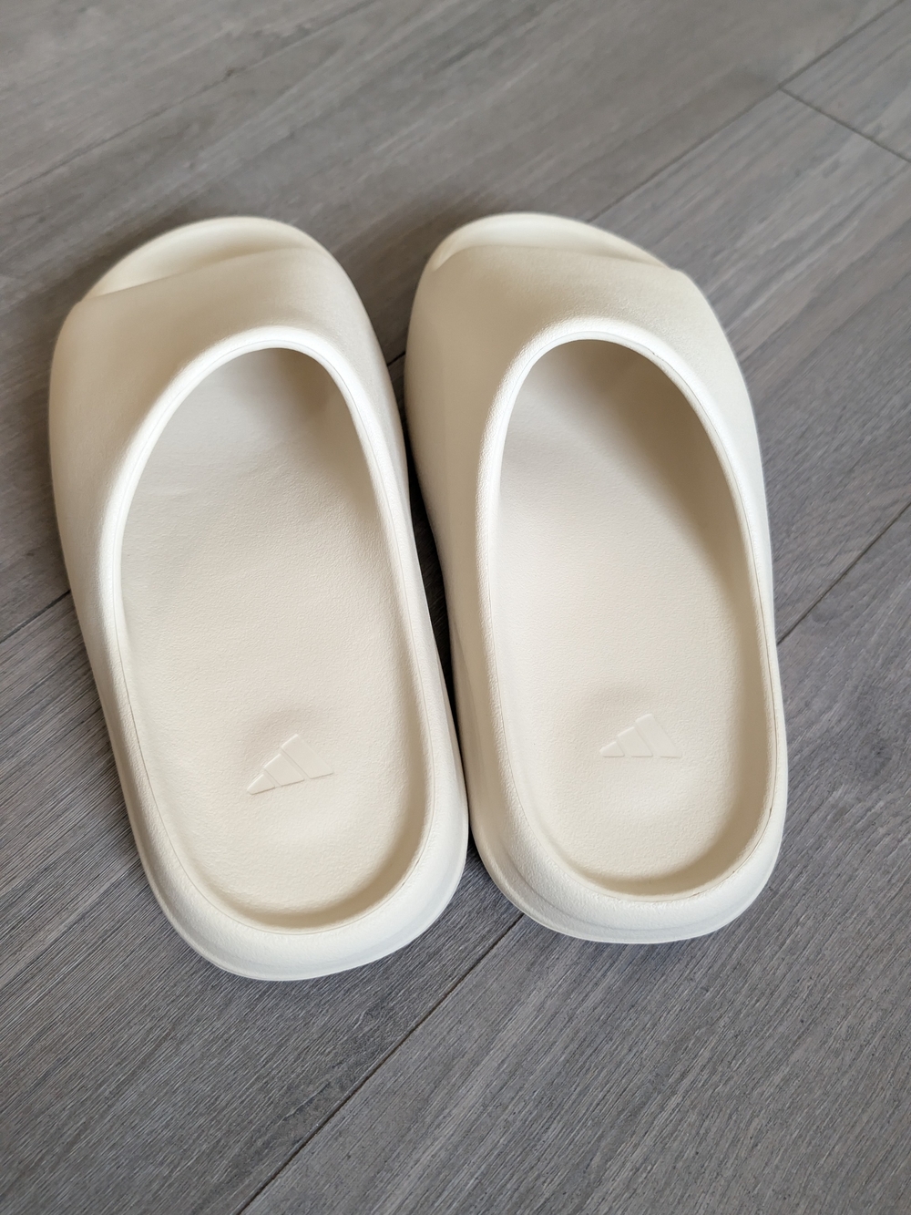 adidas YZY Slide Men’s Slide Sandals — Bone